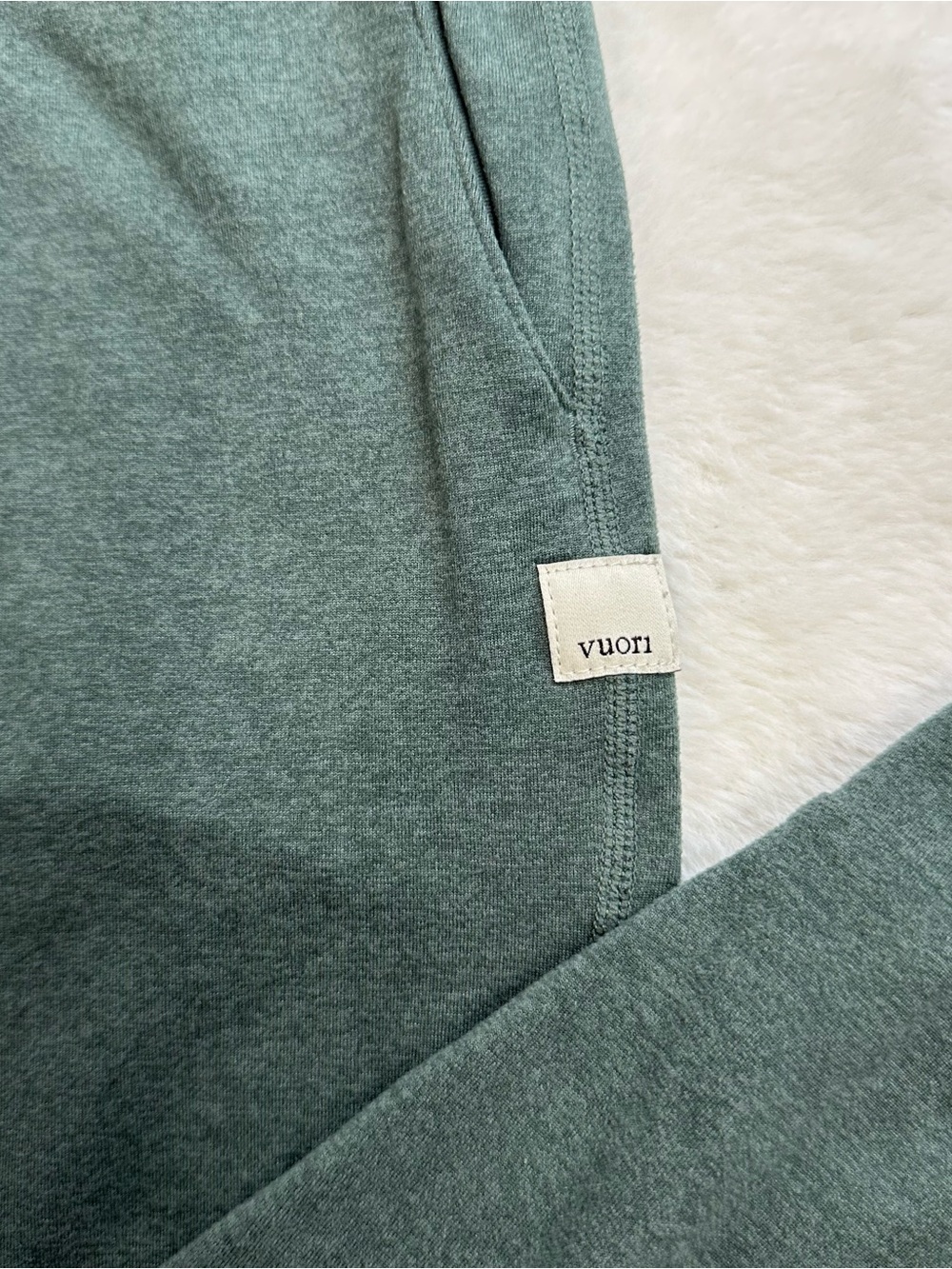 Vuori Women's Performance Joggers Heather Green Size Large - Picture 3 of 8